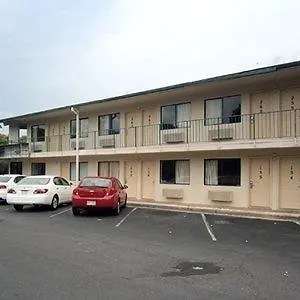 2* Hotel Rodeway